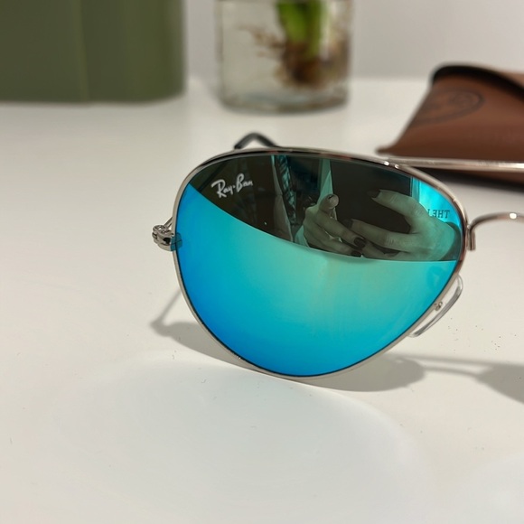 Ray-Ban large aviator unisex blue lens sunglasses with sunglass case - Picture 5 of 6